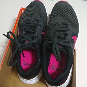 Nike Run Swift 2 size 6 Eur 36.5